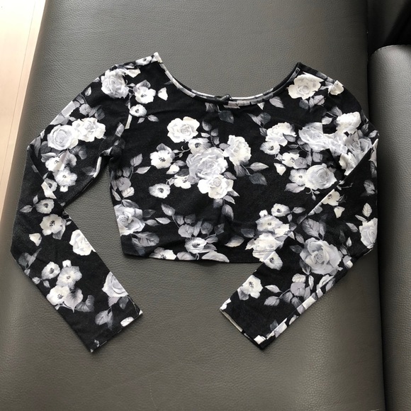 Forever 21 Black Long Sleeve Crop Top 2025